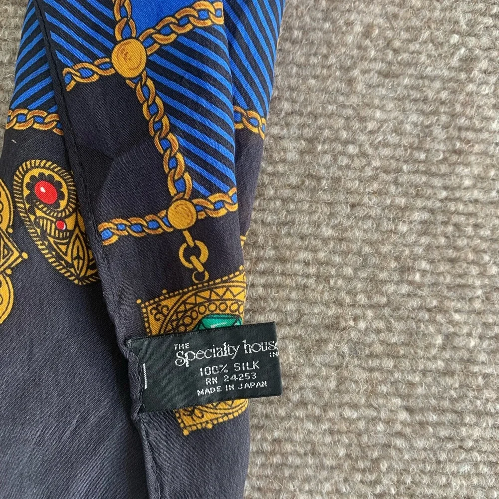 Specialty House 100% silk scarf - Picture 5 of 7